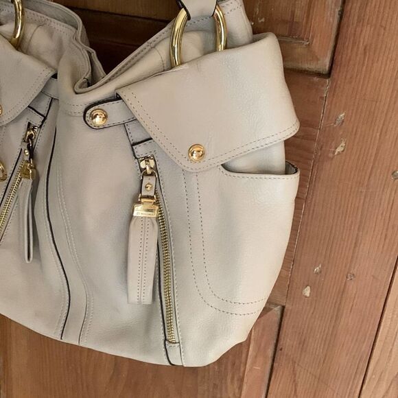 B Makowsky cream leather hobo shoulder bag - Picture 4 of 10